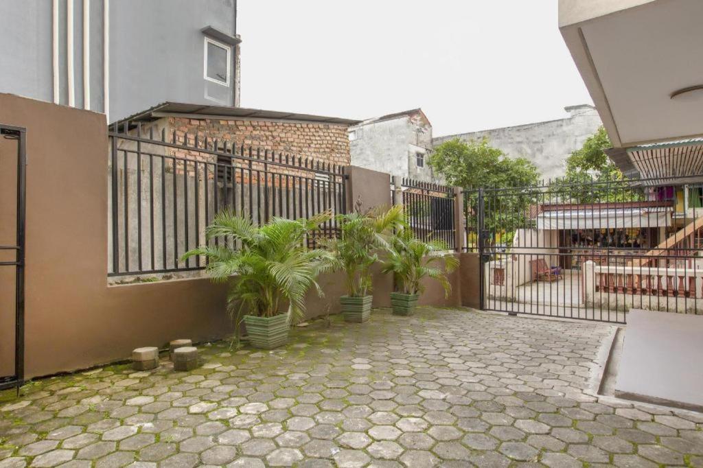Reddoorz Syariah Near Transmart Mall Palembang Exterior photo
