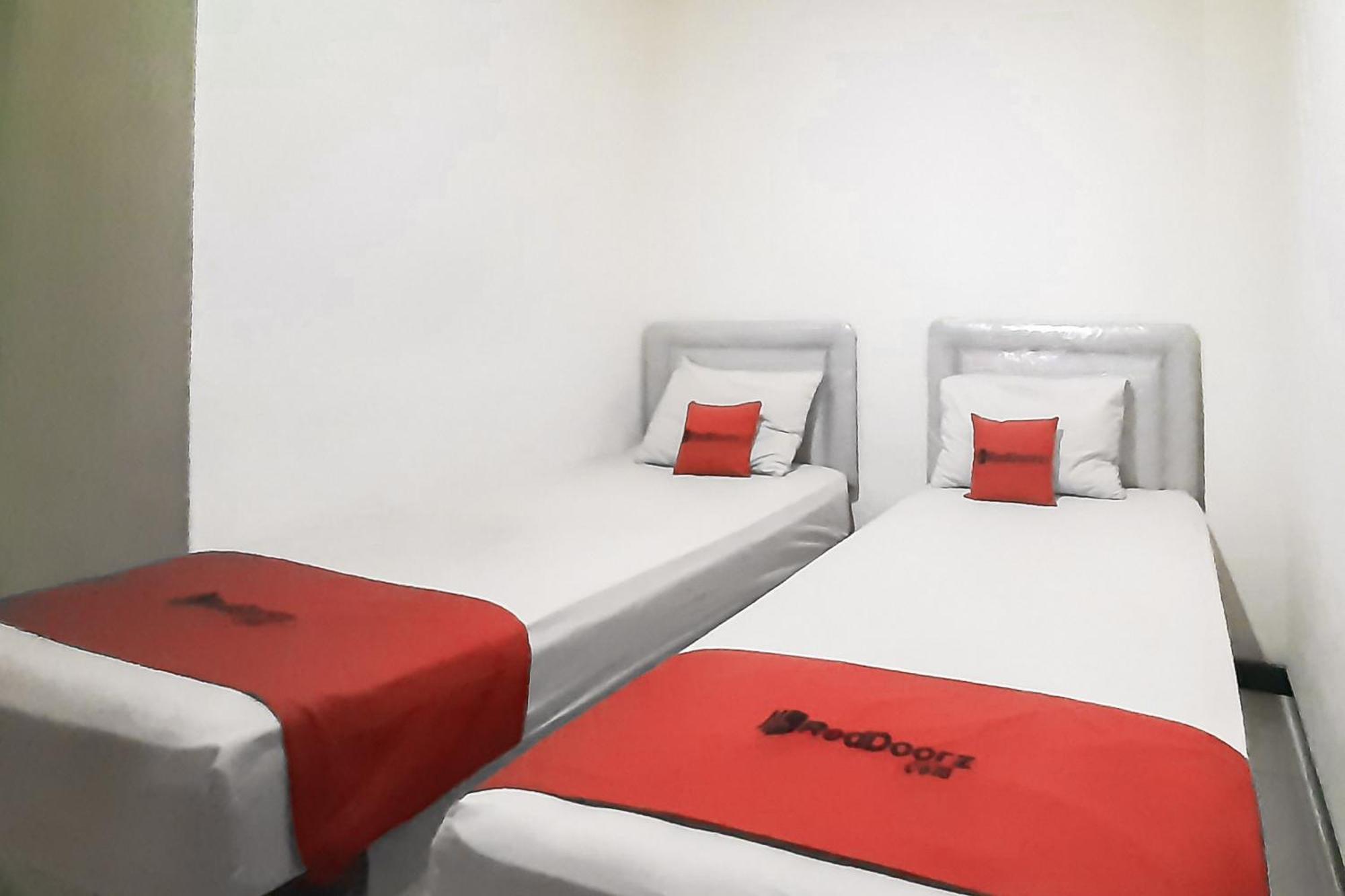 Reddoorz Syariah Near Transmart Mall Palembang Exterior photo