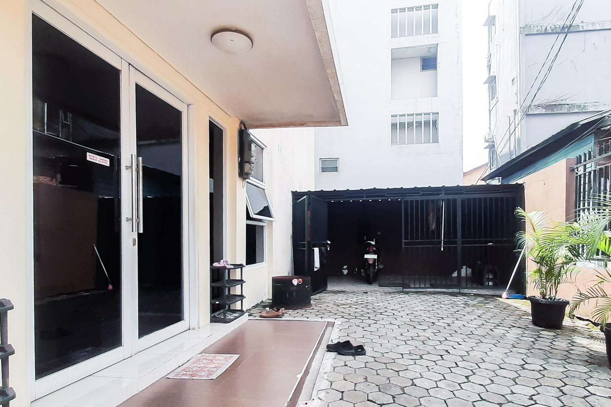 Reddoorz Syariah Near Transmart Mall Palembang Exterior photo
