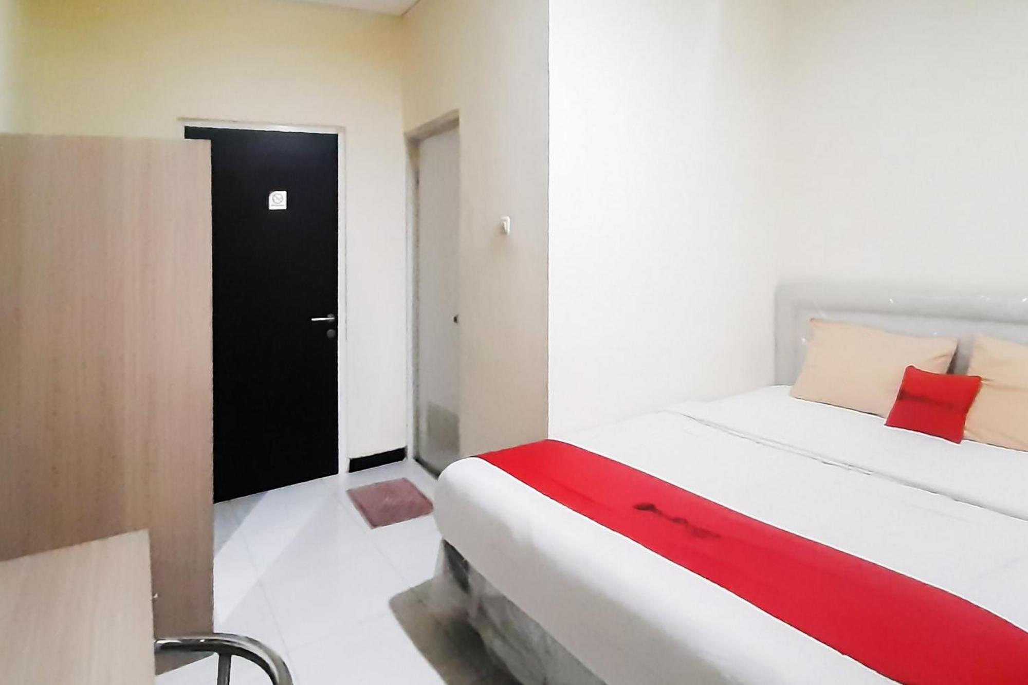 Reddoorz Syariah Near Transmart Mall Palembang Exterior photo